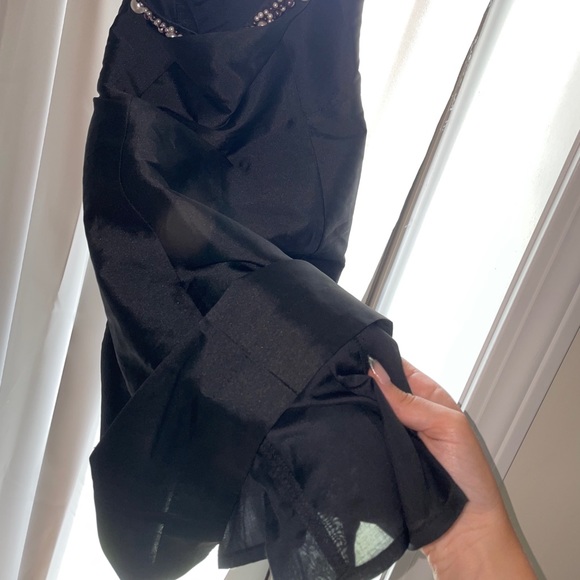 Little black dress - Picture 5 of 5